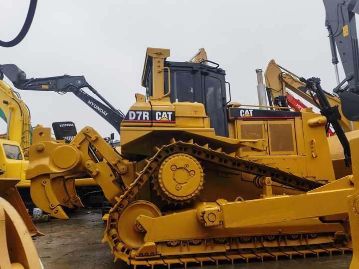 Original Japan Bulldozer Caterpillar D7R Cat D7R/Used CAT Bulldozer D6 D7 D7R D7G for sale - Buldozer: Foto 2 Original Japan Bulldozer Caterpillar D7R Cat D7R/Used CAT Bulldozer D6 D7 D7R D7G for sale - Buldozer: Foto 2