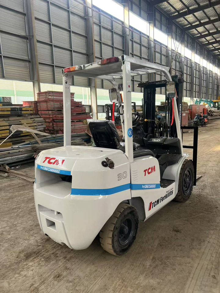 TCM FD30 Forklift - Stivuitor diesel: Foto 5 TCM FD30 Forklift - Stivuitor diesel: Foto 5