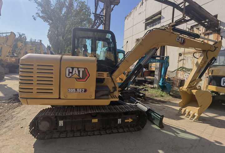 Used original CAT 305.5E2 excavator 5 Ton CAT hydraulic crawler mini excavator cheap for sale - Excavator pe şenile: Foto 5 Used original CAT 305.5E2 excavator 5 Ton CAT hydraulic crawler mini excavator cheap for sale - Excavator pe şenile: Foto 5