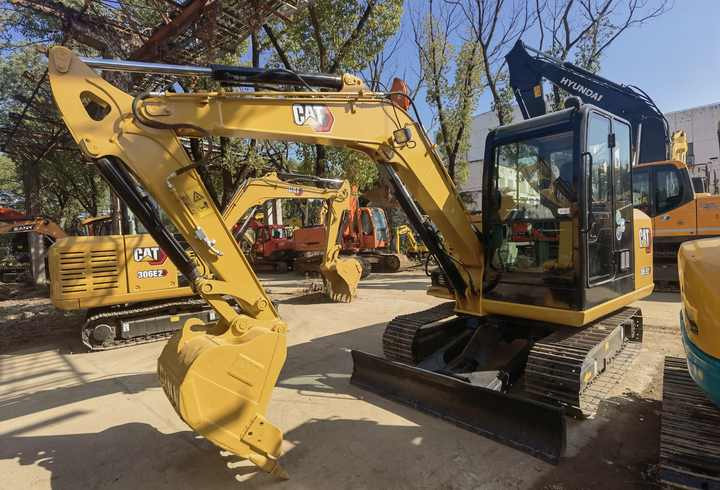 Used original CAT 305.5E2 excavator 5 Ton CAT hydraulic crawler mini excavator cheap for sale - Excavator pe şenile: Foto 3 Used original CAT 305.5E2 excavator 5 Ton CAT hydraulic crawler mini excavator cheap for sale - Excavator pe şenile: Foto 3