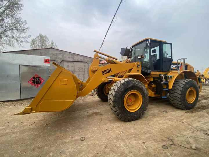 Second hand good condition and high performance cat 950h cheap price for sale in shanghai yard - Încărcător frontal pe pneuri: Foto 2 Second hand good condition and high performance cat 950h cheap price for sale in shanghai yard - Încărcător frontal pe pneuri: Foto 2