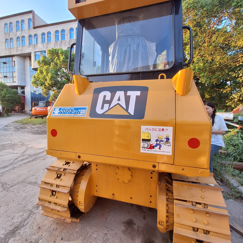 Used caterpillar cat D5k bulldozer - Buldozer: Foto 3 Used caterpillar cat D5k bulldozer - Buldozer: Foto 3
