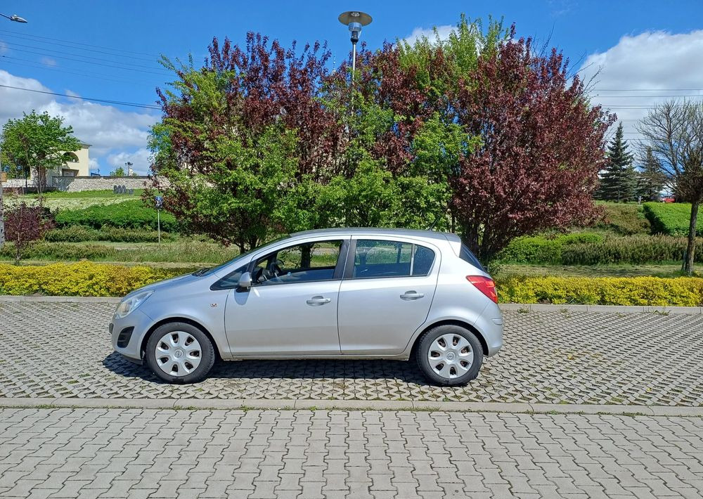 Automobil Opel Corsa 1.2 16V Graphite: Foto 16