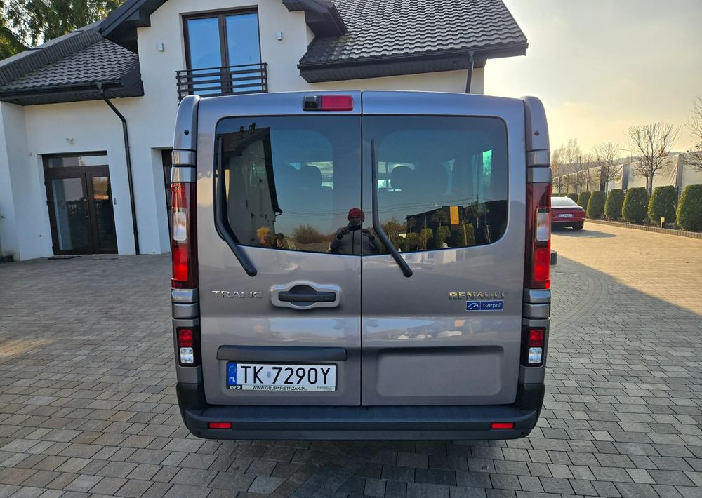 Renault Trafic Grand SpaceClass 2.0 dCi EDC - Microbuz, Transport persoane: Foto 3 Renault Trafic Grand SpaceClass 2.0 dCi EDC - Microbuz, Transport persoane: Foto 3