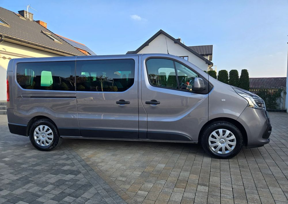 Renault Trafic Grand SpaceClass 2.0 dCi EDC - Microbuz, Transport persoane: Foto 5 Renault Trafic Grand SpaceClass 2.0 dCi EDC - Microbuz, Transport persoane: Foto 5