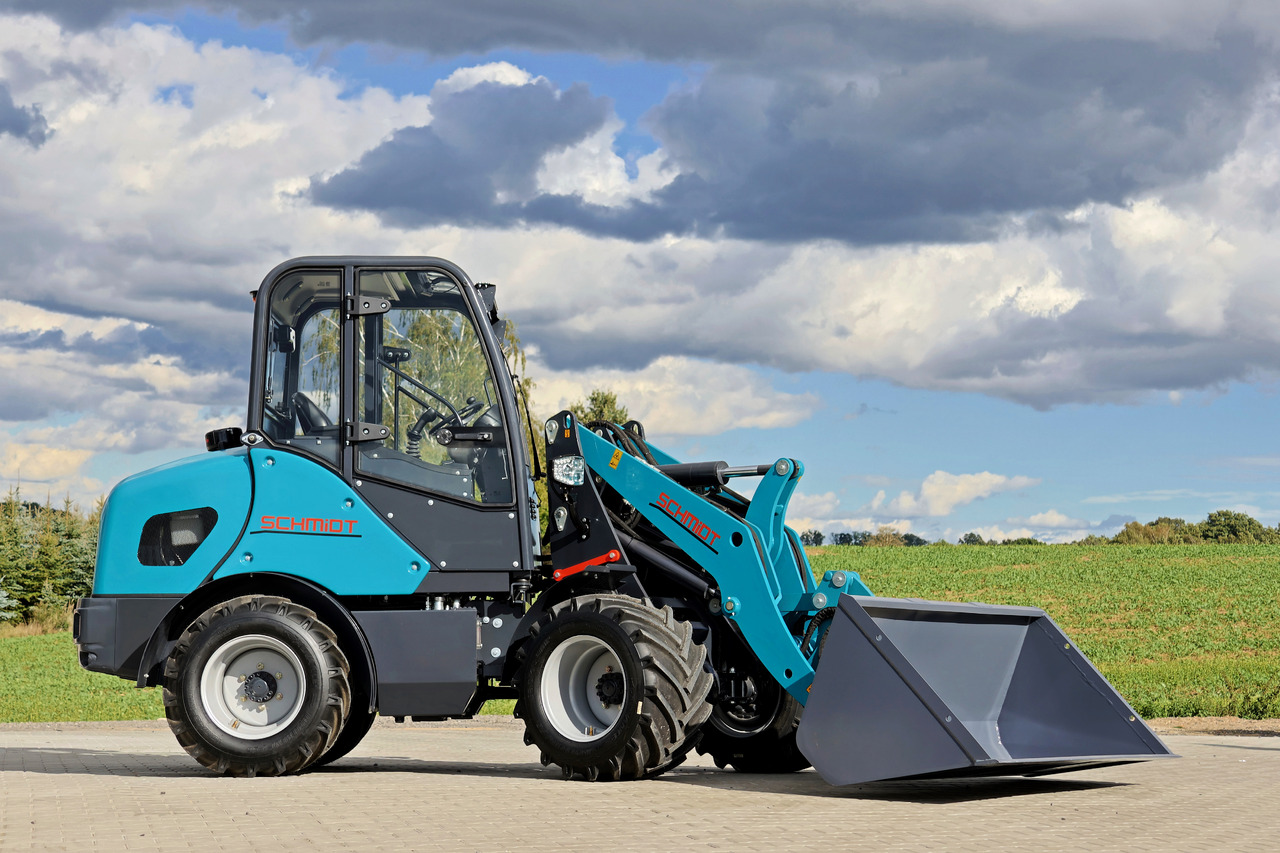 SCHMiDT 4365A - 2.5T Lift , Kubota engine - Încărcător frontal pe pneuri: Foto 3 SCHMiDT 4365A - 2.5T Lift , Kubota engine - Încărcător frontal pe pneuri: Foto 3