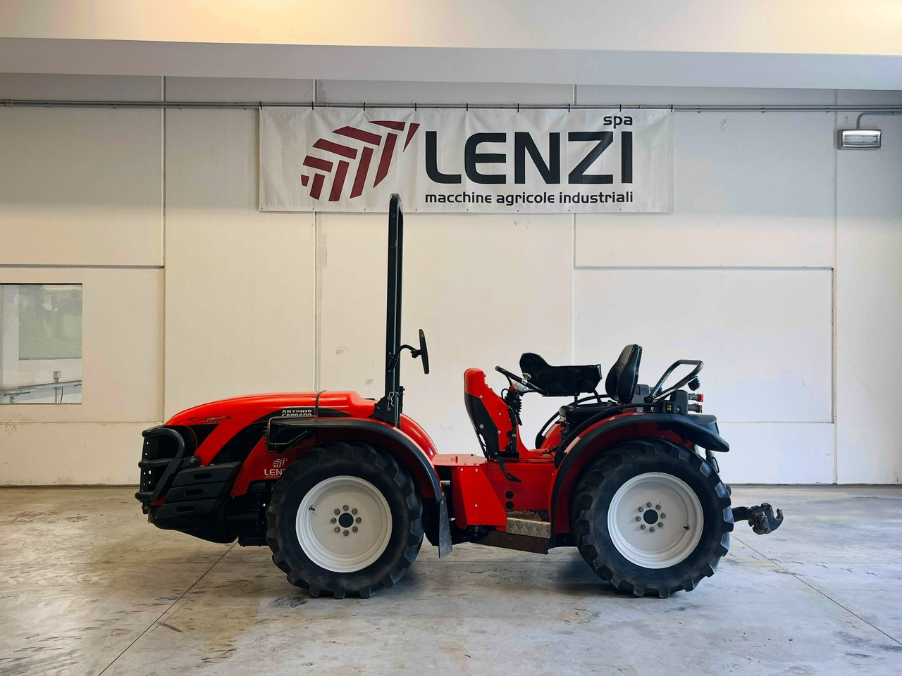 ANTONIO CARRARO SRH 9800 - Tractor agricol: Foto 1 ANTONIO CARRARO SRH 9800 - Tractor agricol: Foto 1