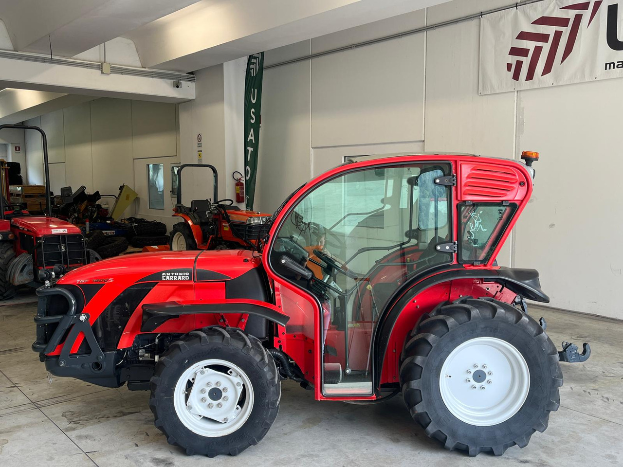 ANTONIO CARRARO TGF 7800S - Tractor agricol: Foto 3 ANTONIO CARRARO TGF 7800S - Tractor agricol: Foto 3