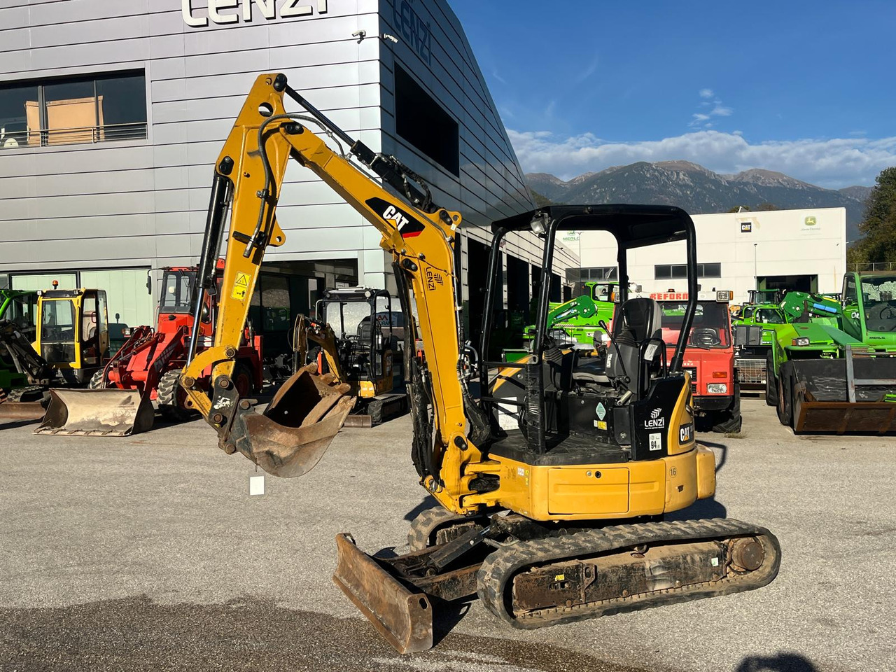 ESCAVATORE CAT 303 E CR - Mini excavator: Foto 2 ESCAVATORE CAT 303 E CR - Mini excavator: Foto 2