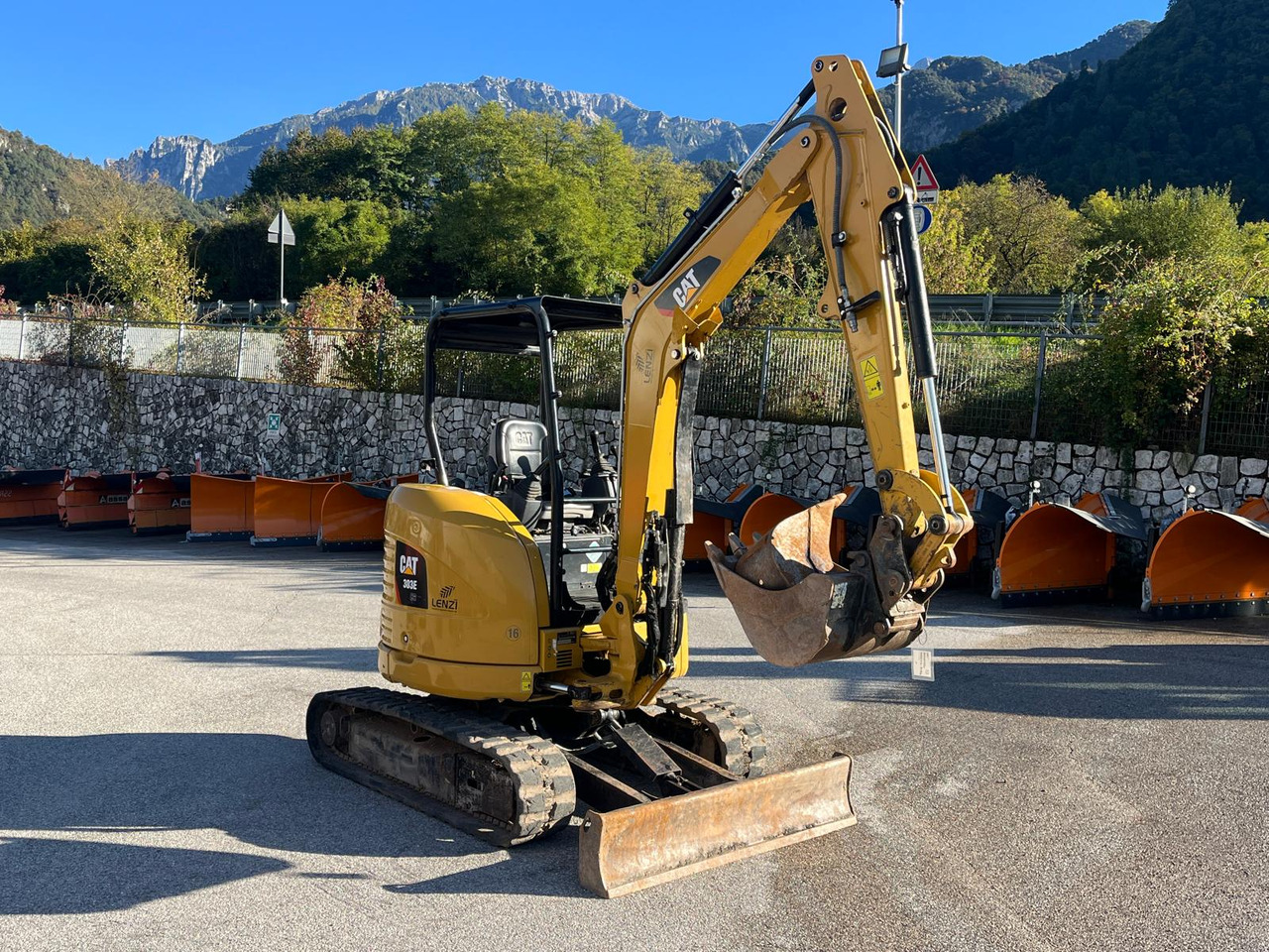 ESCAVATORE CAT 303 E CR - Mini excavator: Foto 4 ESCAVATORE CAT 303 E CR - Mini excavator: Foto 4
