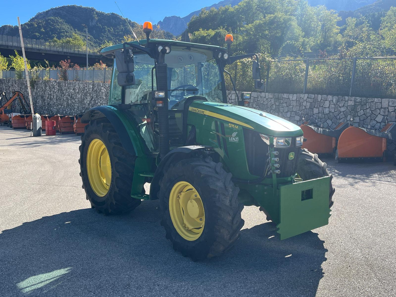 JOHN DEERE 5115M - Tractor agricol: Foto 4 JOHN DEERE 5115M - Tractor agricol: Foto 4