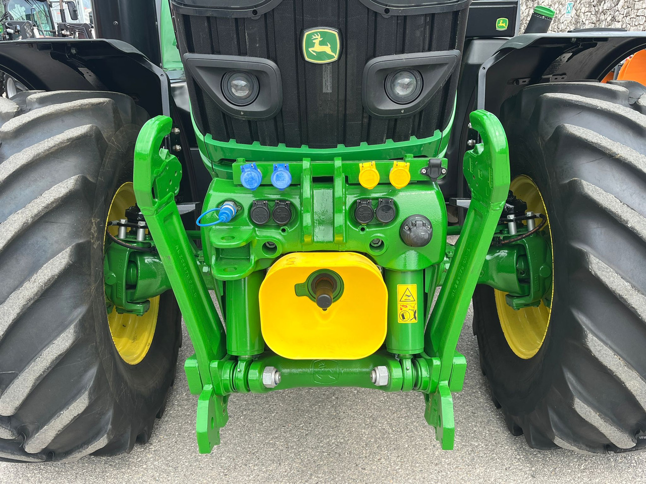 JOHN DEERE 6130 - Tractor agricol: Foto 3 JOHN DEERE 6130 - Tractor agricol: Foto 3
