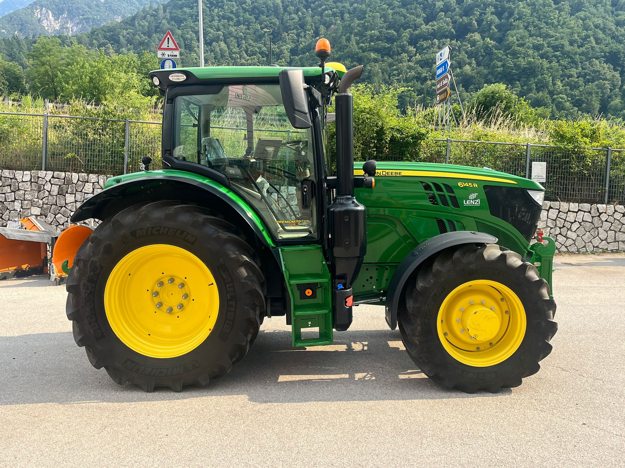 JOHN DEERE 6145 R - Tractor agricol: Foto 5 JOHN DEERE 6145 R - Tractor agricol: Foto 5