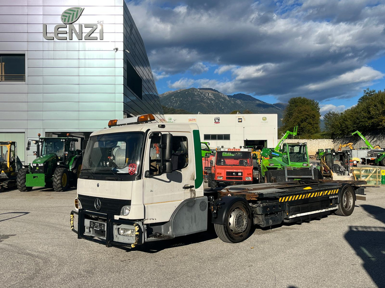 MERCEDES-BENZ KAMAG - Camion transport containere/ Swap body: Foto 3 MERCEDES-BENZ KAMAG - Camion transport containere/ Swap body: Foto 3