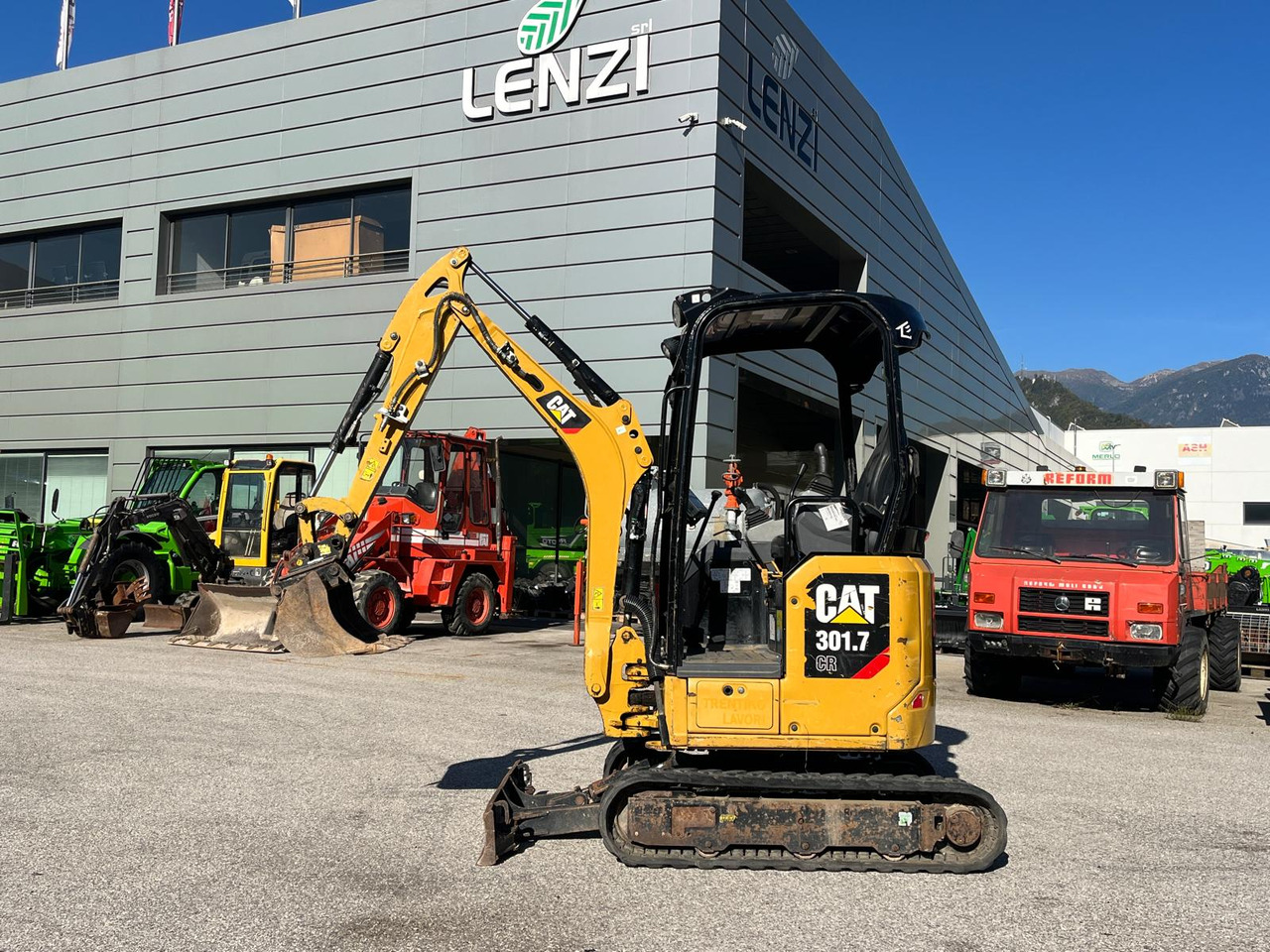 MINIESCAVATORE CAT 301.7 CR - Mini excavator: Foto 1 MINIESCAVATORE CAT 301.7 CR - Mini excavator: Foto 1