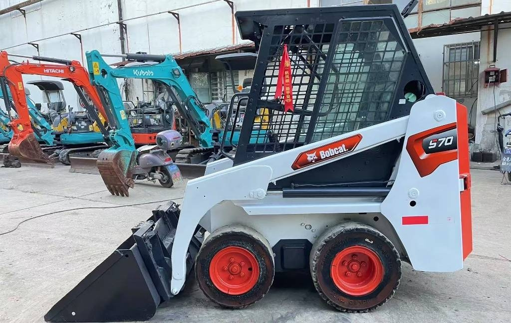 Bobcat S 70 - Mini încărcător: Foto 1 Bobcat S 70 - Mini încărcător: Foto 1