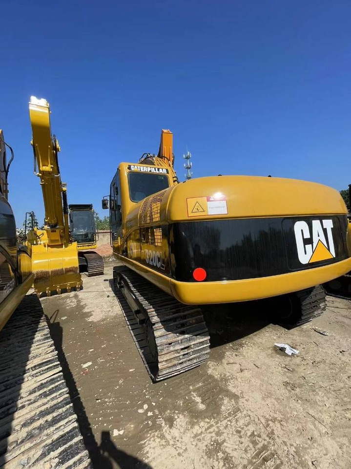 CAT 320 C - Excavator pe şenile: Foto 1 CAT 320 C - Excavator pe şenile: Foto 1
