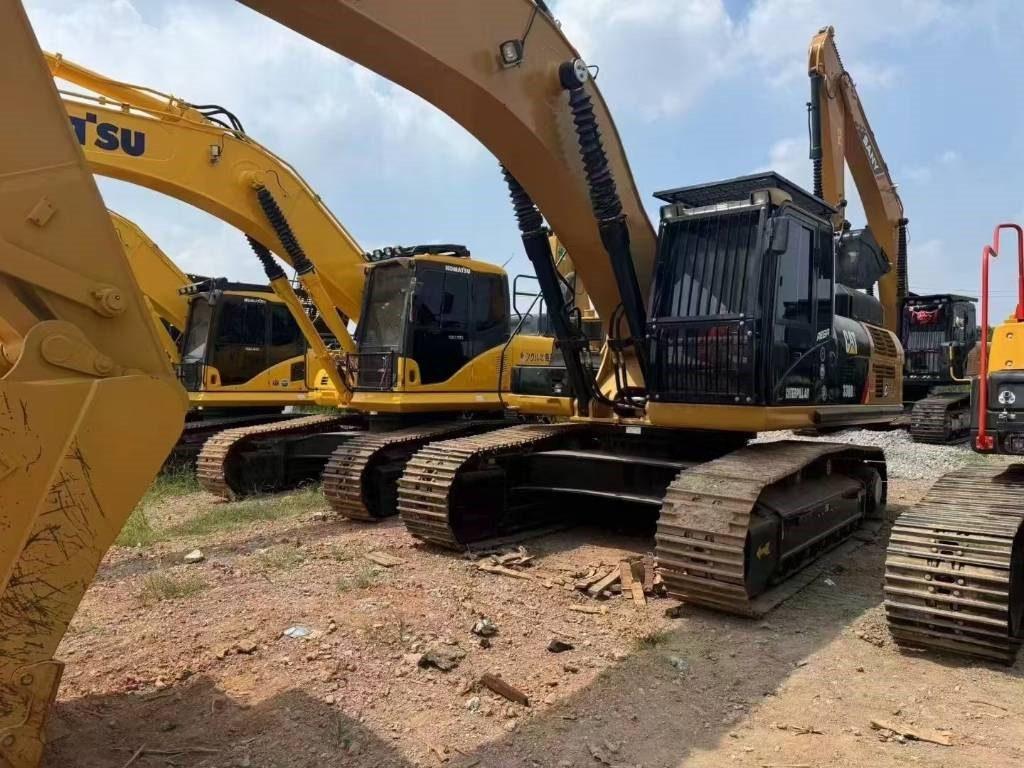 CAT 330 D L - Excavator pe şenile: Foto 1 CAT 330 D L - Excavator pe şenile: Foto 1