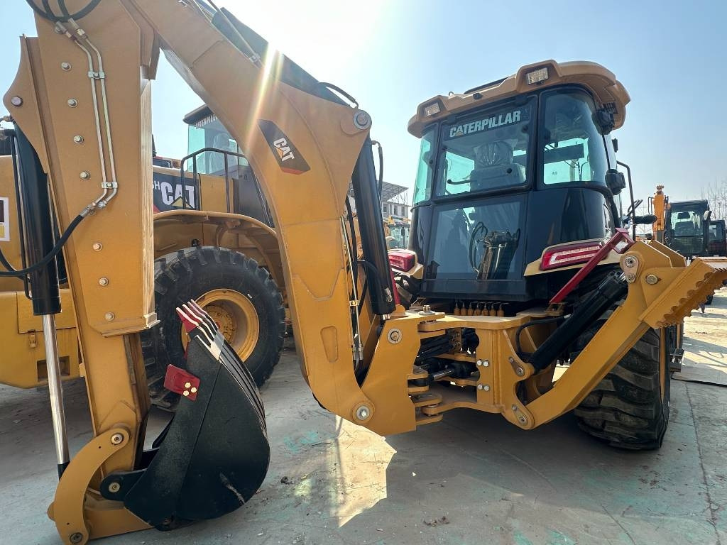 CAT 420 F - Buldoexcavator: Foto 1 CAT 420 F - Buldoexcavator: Foto 1