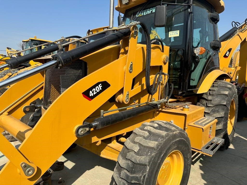 CAT 420 F ST - Buldoexcavator: Foto 3 CAT 420 F ST - Buldoexcavator: Foto 3