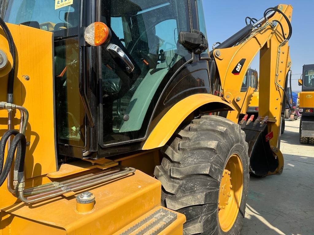 CAT 420 F ST - Buldoexcavator: Foto 4 CAT 420 F ST - Buldoexcavator: Foto 4