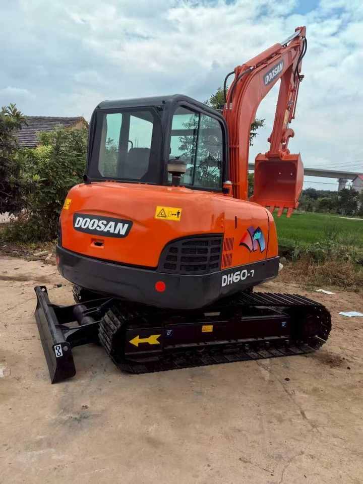 Doosan DH 60-7 - Mini excavator: Foto 2 Doosan DH 60-7 - Mini excavator: Foto 2