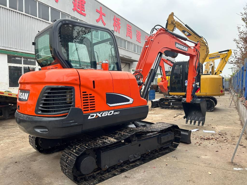 Doosan DX 60 - Excavator pe şenile: Foto 1 Doosan DX 60 - Excavator pe şenile: Foto 1