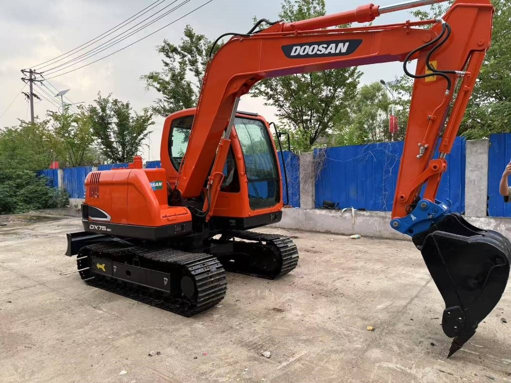 Doosan DX 75 - Excavator pe şenile: Foto 4 Doosan DX 75 - Excavator pe şenile: Foto 4