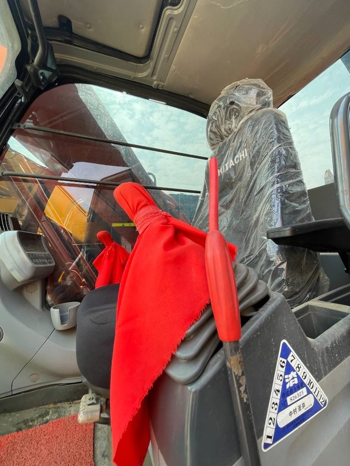 Hitachi Zaxis 200 LC - Excavator pe şenile: Foto 5 Hitachi Zaxis 200 LC - Excavator pe şenile: Foto 5