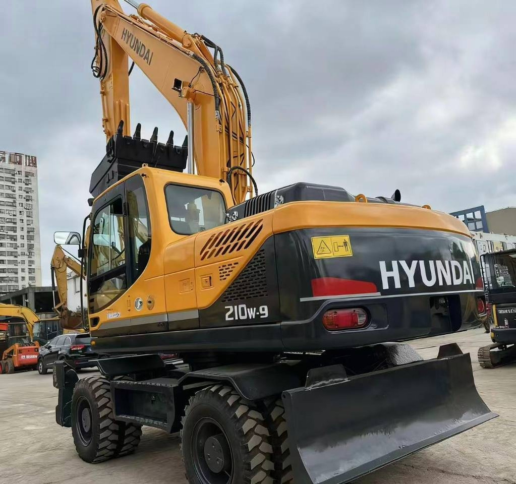 Hyundai 210W -9 - Excavator pe roţi: Foto 1 Hyundai 210W -9 - Excavator pe roţi: Foto 1