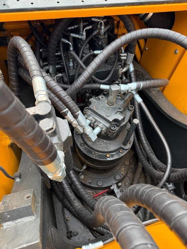 Excavator pe şenile Hyundai 305LC-9T: Foto 17