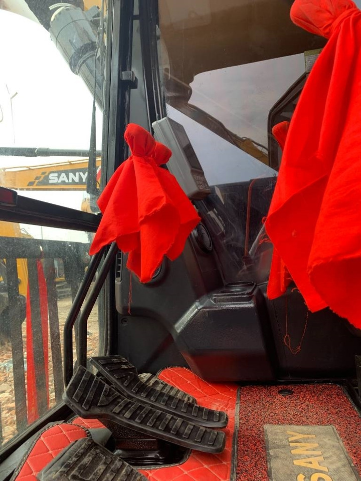 Sany SY 215 C - Excavator pe şenile: Foto 3 Sany SY 215 C - Excavator pe şenile: Foto 3