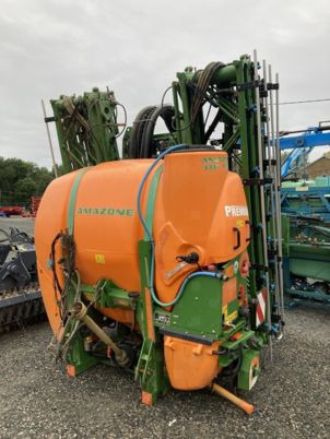 Amazone UF 1201 PREMIUM - Maşină de erbicidat purtata: Foto 3 Amazone UF 1201 PREMIUM - Maşină de erbicidat purtata: Foto 3