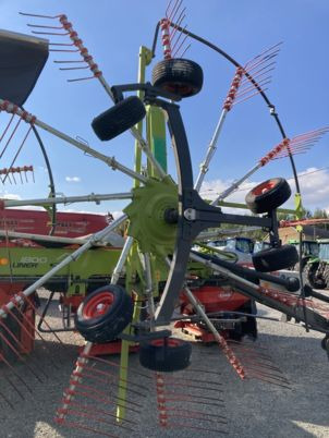 Claas LINER 1800 TWIN - Maşină de întors fânul: Foto 2 Claas LINER 1800 TWIN - Maşină de întors fânul: Foto 2