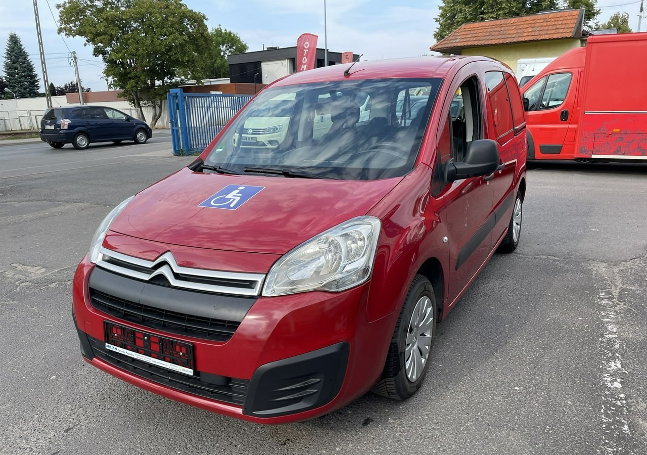 Citroen Berlingo II Berlingo 1.6 do przewozu Niepełnosprawnych inwalida rampa 2018 - Automobil: Foto 5 Citroen Berlingo II Berlingo 1.6 do przewozu Niepełnosprawnych inwalida rampa 2018 - Automobil: Foto 5