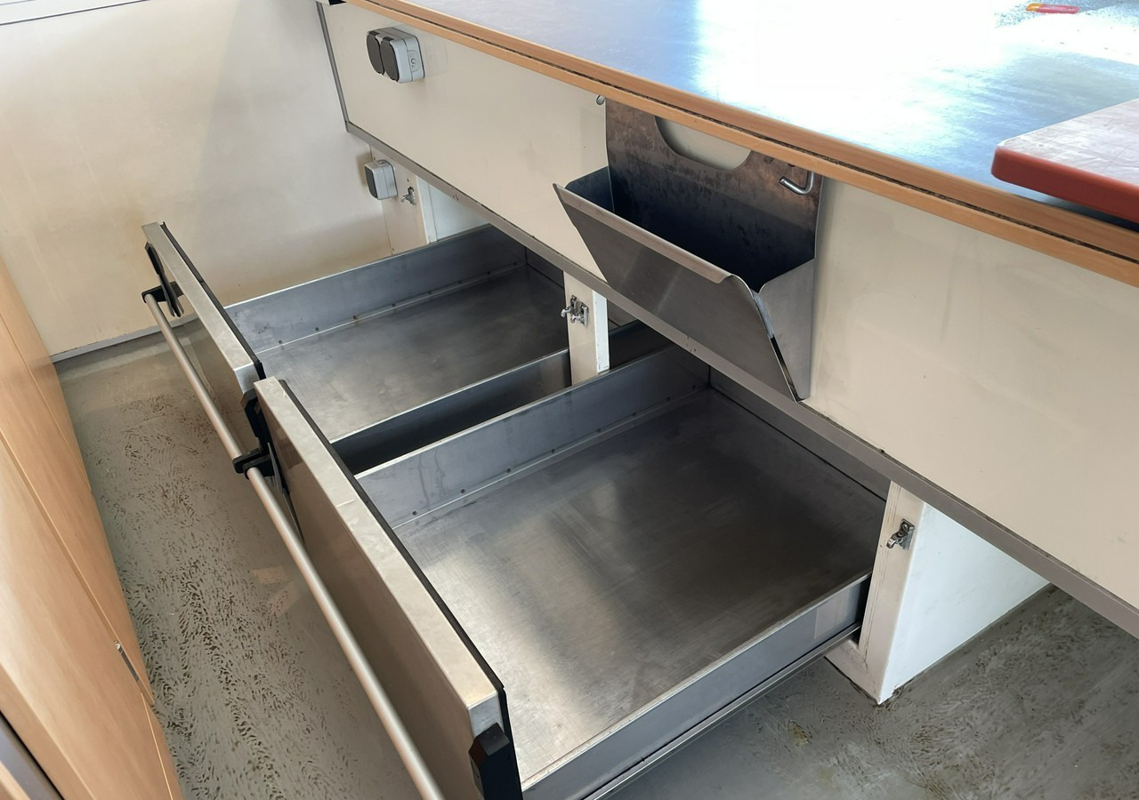 Fiat Ducato Autosklep wędlin Gastronomiczny Food Truck Foodtruck Sklep Borco - Autorulota comerciala: Foto 4 Fiat Ducato Autosklep wędlin Gastronomiczny Food Truck Foodtruck Sklep Borco - Autorulota comerciala: Foto 4