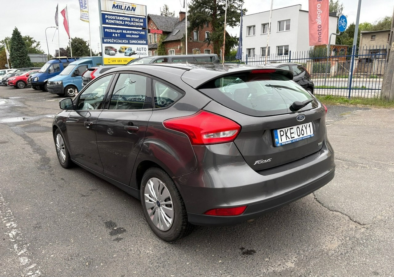Ford Focus III Focus 1.0 EcoBoost Klima Salon PL 2015 - Hatchback: Foto 5 Ford Focus III Focus 1.0 EcoBoost Klima Salon PL 2015 - Hatchback: Foto 5