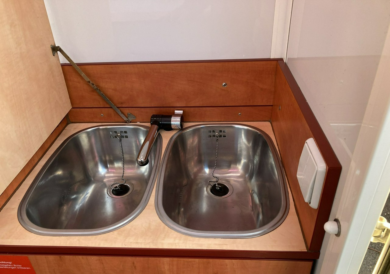 Rulota comerciala Inna Inny Autosklep wędlin Gastronomiczna food truck foodtruck sklep 2004: Foto 10