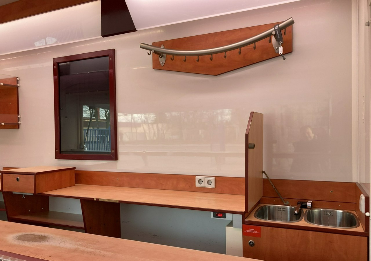 Rulota comerciala Inna Inny Autosklep wędlin Gastronomiczna food truck foodtruck sklep 2004: Foto 13