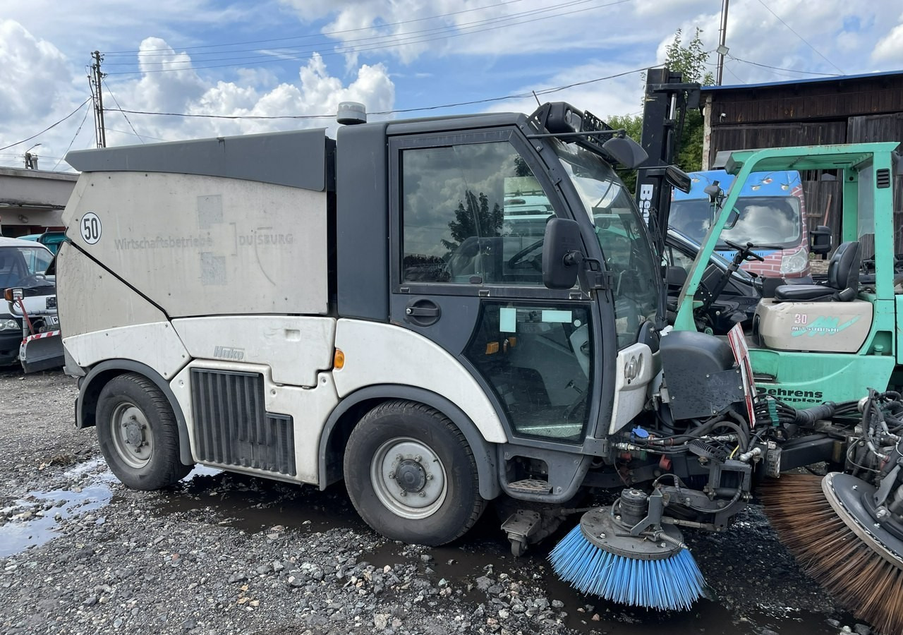 Inna Inny Hako Citymaster 2000 Zamiatarka 2016 - Măturătoare stradală: Foto 4 Inna Inny Hako Citymaster 2000 Zamiatarka 2016 - Măturătoare stradală: Foto 4