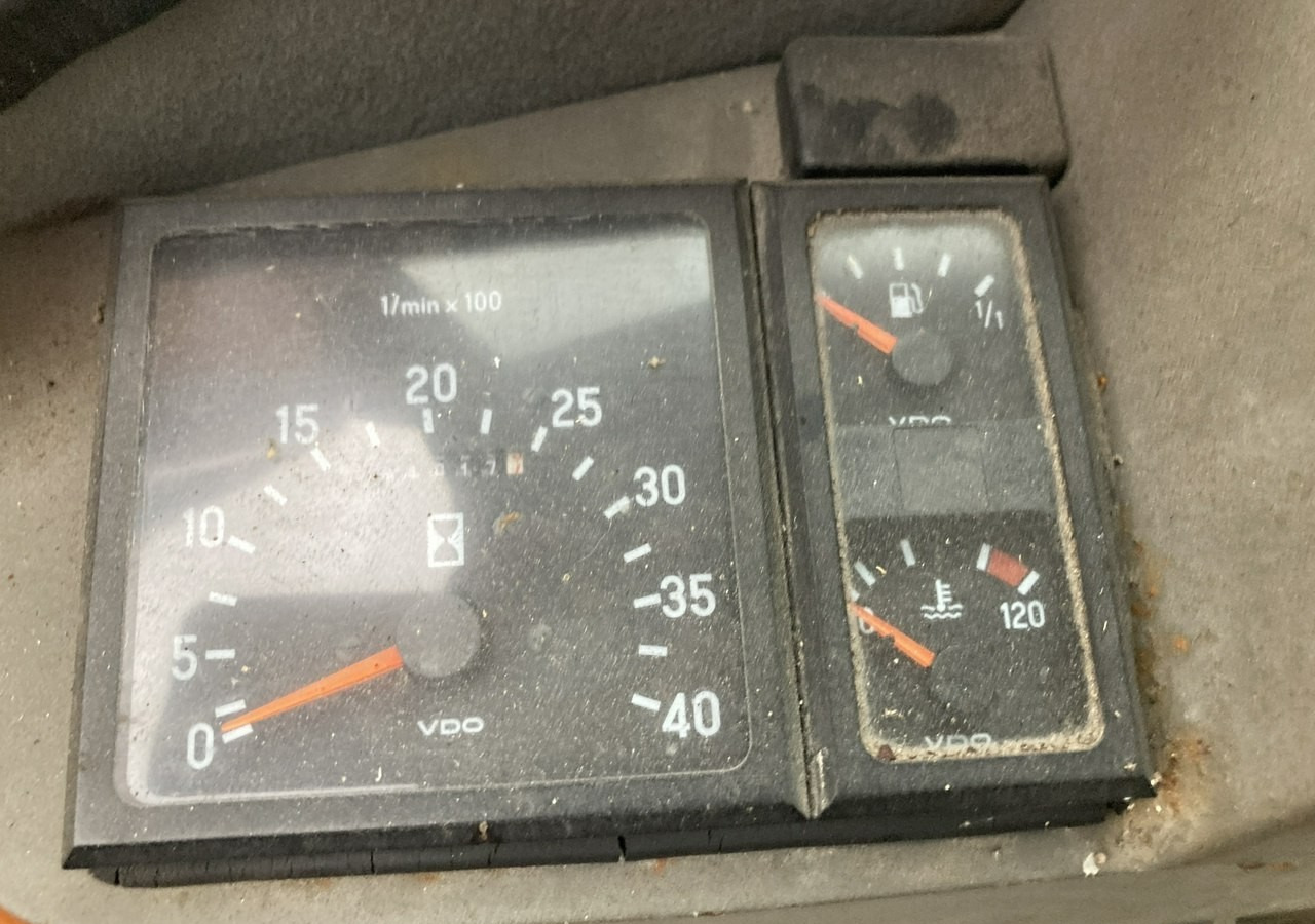 Utilaj deszăpezire Inna Inny Hansa 4X4 pług posypywarka wywrotka: Foto 12 Utilaj deszăpezire Inna Inny Hansa 4X4 pług posypywarka wywrotka: Foto 12