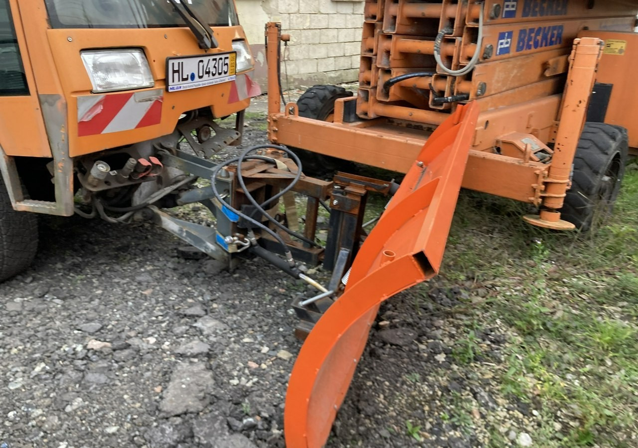 Inna Inny Hansa 4X4 pług posypywarka wywrotka - Utilaj deszăpezire: Foto 3 Inna Inny Hansa 4X4 pług posypywarka wywrotka - Utilaj deszăpezire: Foto 3