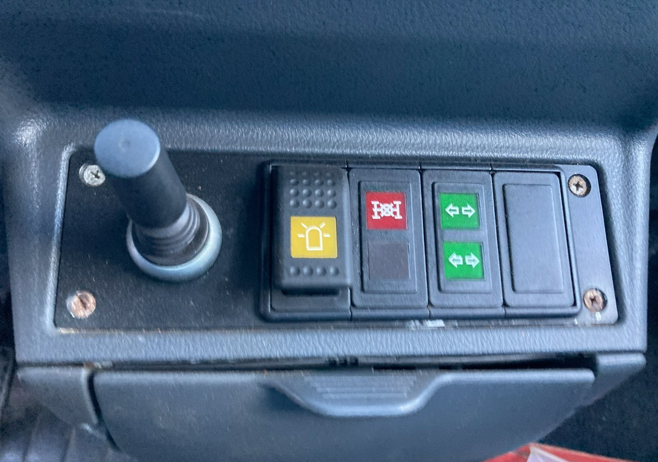 Autoutilitară cu platformă Inna Inny PFAU Piaggio Porter 4X4 Skrzynia odśnieżarka Pług 5655km 2012: Foto 7