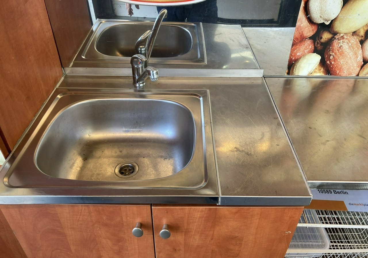 Inna Inny Przyczepa Autosklep Gastronomiczny Foodtruck Food Truck Sklep 2012 - Rulota comerciala: Foto 5 Inna Inny Przyczepa Autosklep Gastronomiczny Foodtruck Food Truck Sklep 2012 - Rulota comerciala: Foto 5