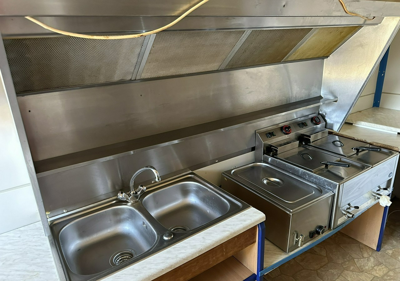 Inna Inny Smażalnia ryb Autosklep Gastronomiczna food truck foodtruck sklep 20 - Rulota comerciala: Foto 3 Inna Inny Smażalnia ryb Autosklep Gastronomiczna food truck foodtruck sklep 20 - Rulota comerciala: Foto 3