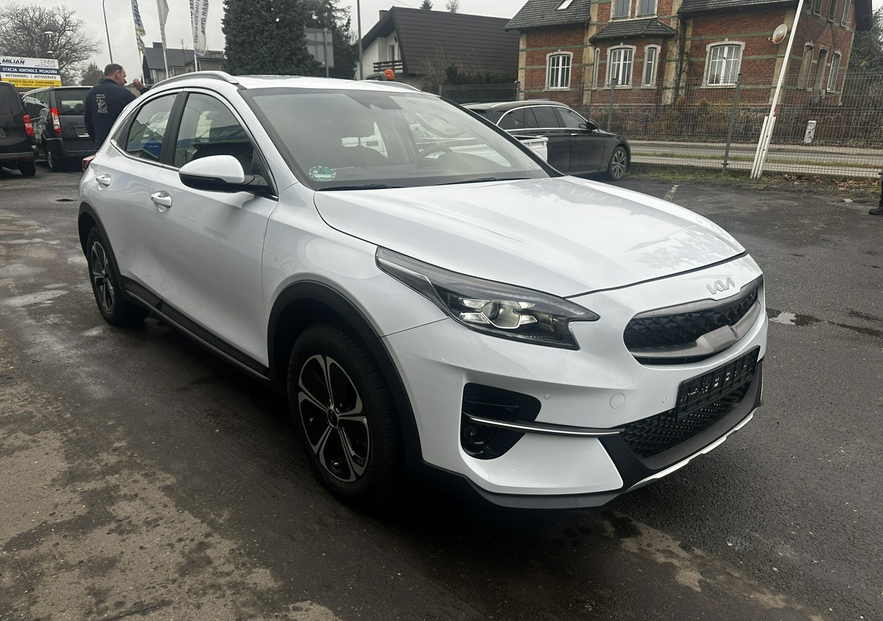 Kia Xceed 1.6 GDI Hybryda Plug-in 50 km na prądzie 2022 - Hatchback: Foto 1 Kia Xceed 1.6 GDI Hybryda Plug-in 50 km na prądzie 2022 - Hatchback: Foto 1