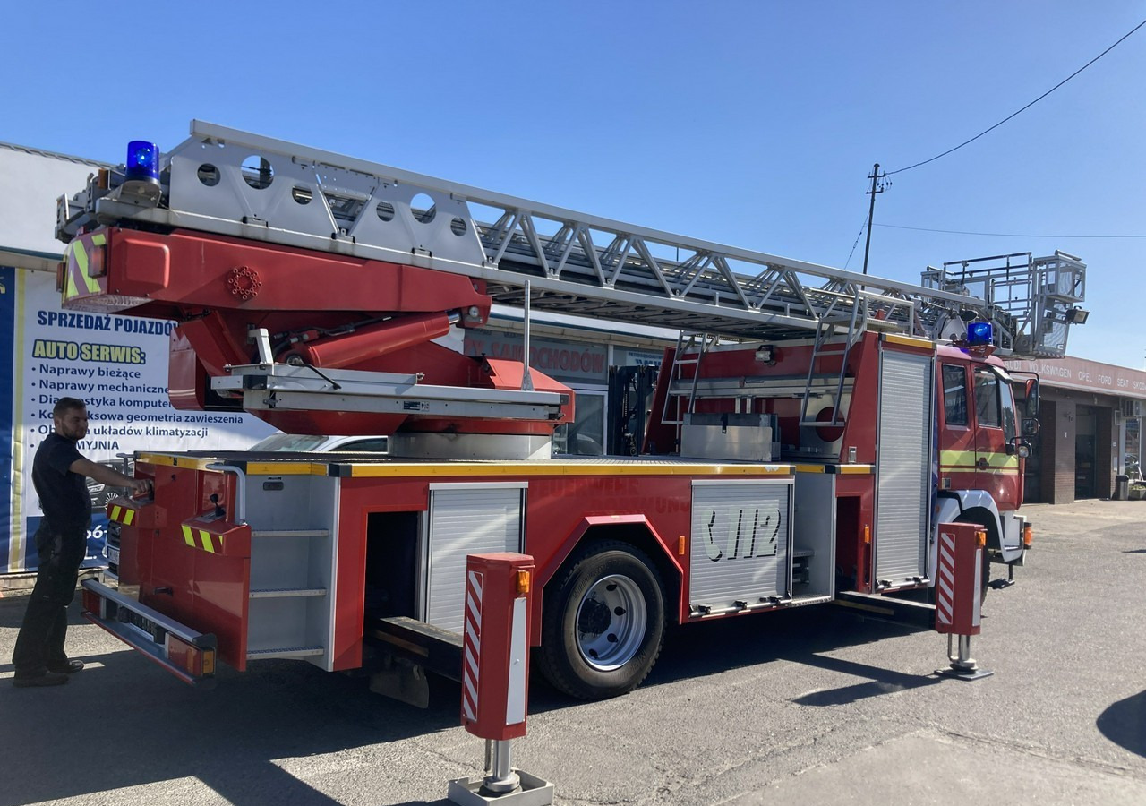 MAN L 2000 MAN 15,280 Straż pożarna drabina Strażacka zwyżka 32m Metz Model 20 - Autospeciala de stins incendii: Foto 5 MAN L 2000 MAN 15,280 Straż pożarna drabina Strażacka zwyżka 32m Metz Model 20 - Autospeciala de stins incendii: Foto 5