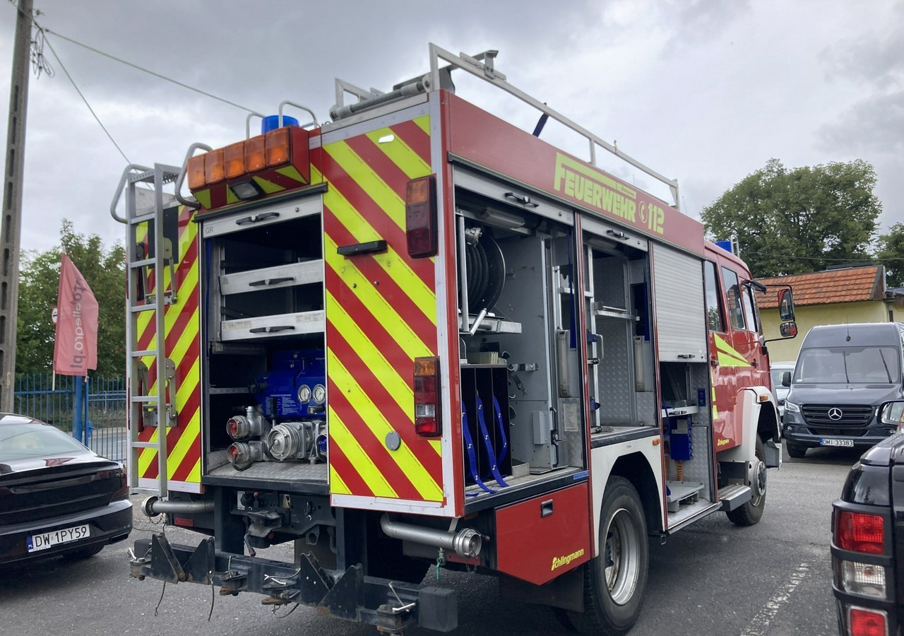 MAN MAN 15,250 Straż pożarna gaśnicza 9-oso 4X4 Wóz strażacki 2003 MAN 15,250 Straż pożarna gaśnicza 9-osobowa 4X4 Wóz strażacki 2003 - Autospeciala de stins incendii: Foto 3 MAN MAN 15,250 Straż pożarna gaśnicza 9-oso 4X4 Wóz strażacki 2003 MAN 15,250 Straż pożarna gaśnicza 9-osobowa 4X4 Wóz strażacki 2003 - Autospeciala de stins incendii: Foto 3