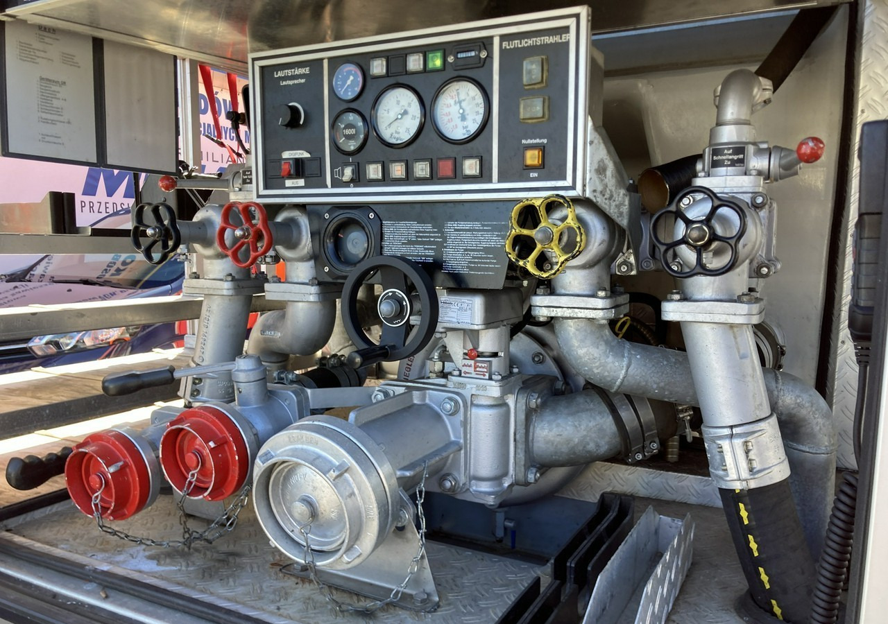 Autospeciala de stins incendii MAN MAN 15,250 Straż pożarna gaśnicza 9-osobowa 4X4 Wóz strażacki MAN 15,250 Straż pożarna gaśnicza 9-osobowa 4X4 Wóz strażacki: Foto 6 Autospeciala de stins incendii MAN MAN 15,250 Straż pożarna gaśnicza 9-osobowa 4X4 Wóz strażacki MAN 15,250 Straż pożarna gaśnicza 9-osobowa 4X4 Wóz strażacki: Foto 6