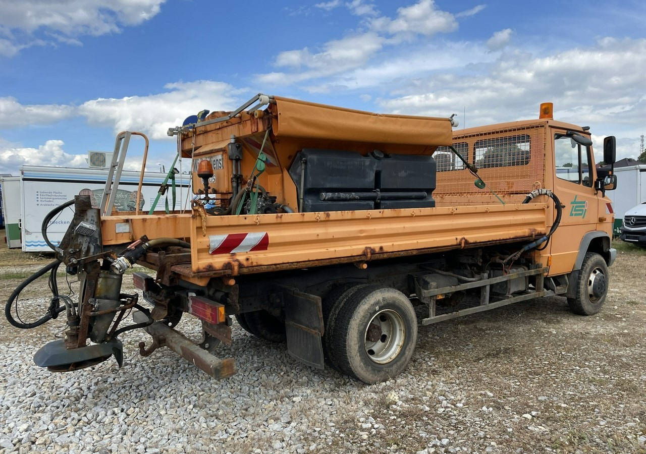 Mercedes-Benz Inny Mercedes-Benz Mercedes Vario 815 Wywrotka 4X4 2004 - Utilaj deszăpezire: Foto 3 Mercedes-Benz Inny Mercedes-Benz Mercedes Vario 815 Wywrotka 4X4 2004 - Utilaj deszăpezire: Foto 3